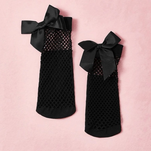 Kawaii Bow Detail Fishnet Socks - Picture 4 of 4